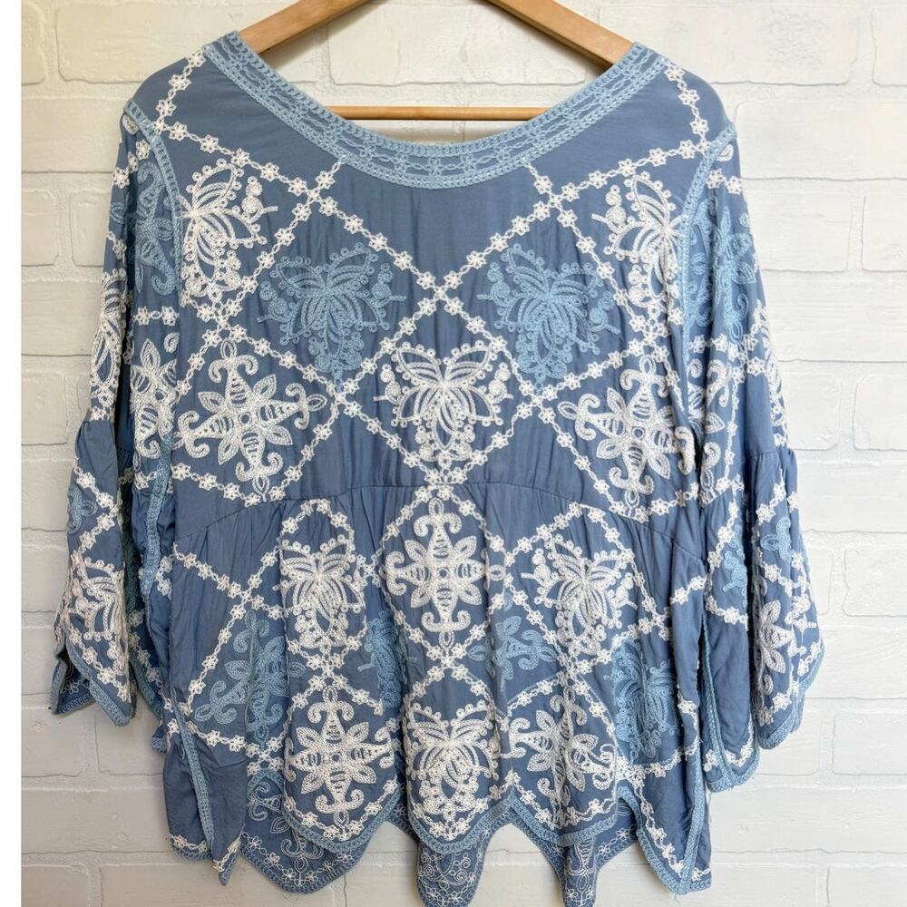 Kindred Women's Embroidered Blue Peplum Style 3/4 Sleeve Top - Size Large